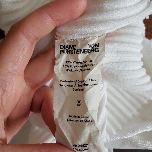 Diane Von Furstenberg White Sleeveless Small Top - Picture 7 of 7